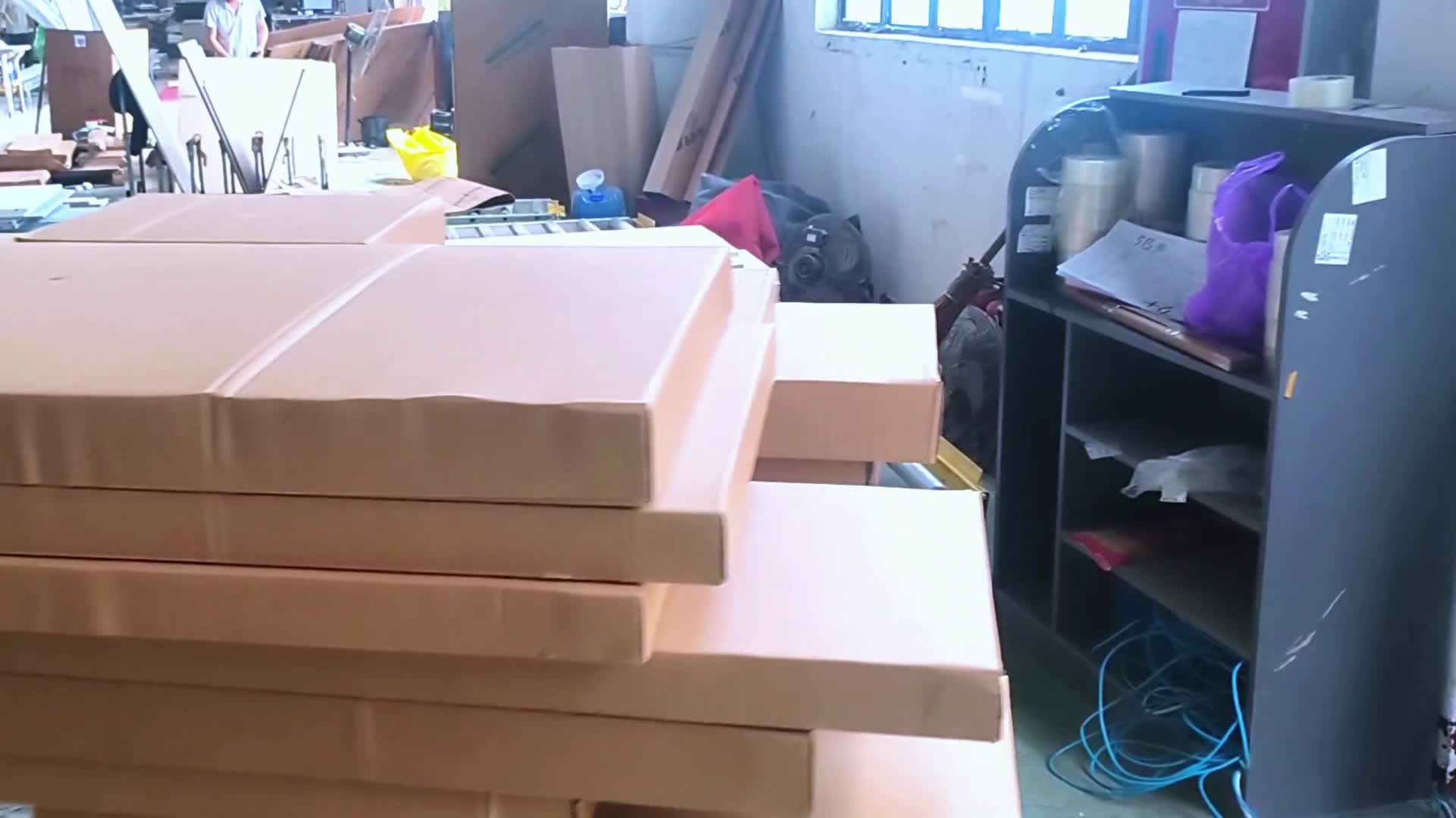 Smart automatisk pakkelinje er blevet anvendt til forskellige industrier.