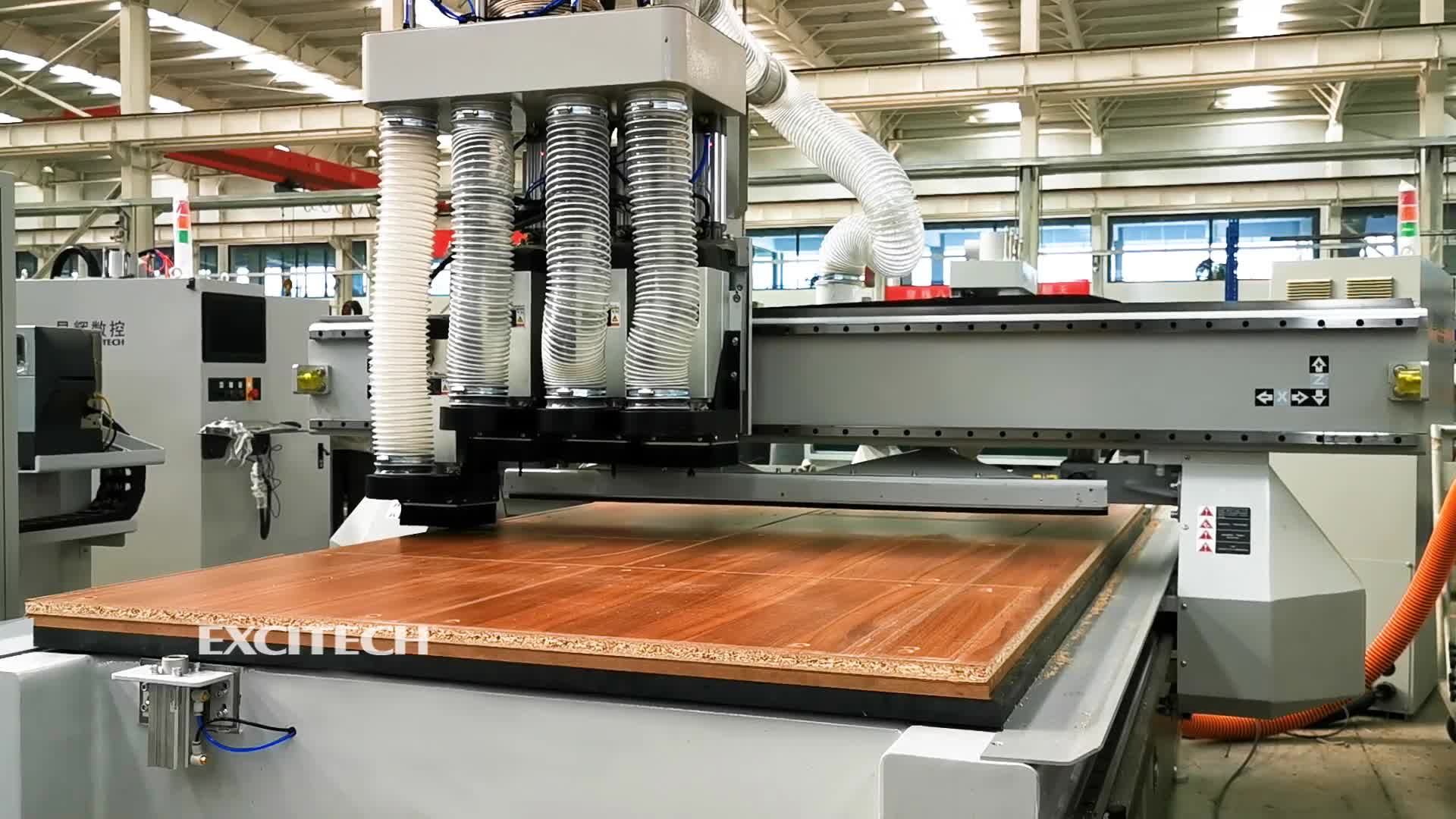 Excitech fire-hoved arbejdscenter CNC-maskine